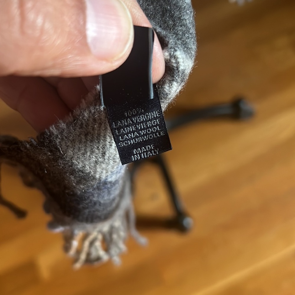 Allea Milano Plaid  scarf - Picture 6 of 6